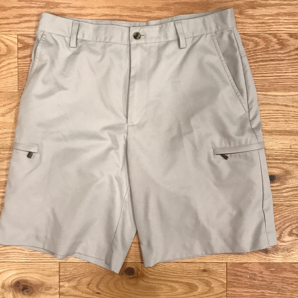 Izod of mens golf shorts with zipper pockets